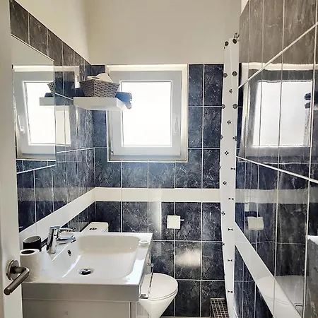 Caroline's Apartment *